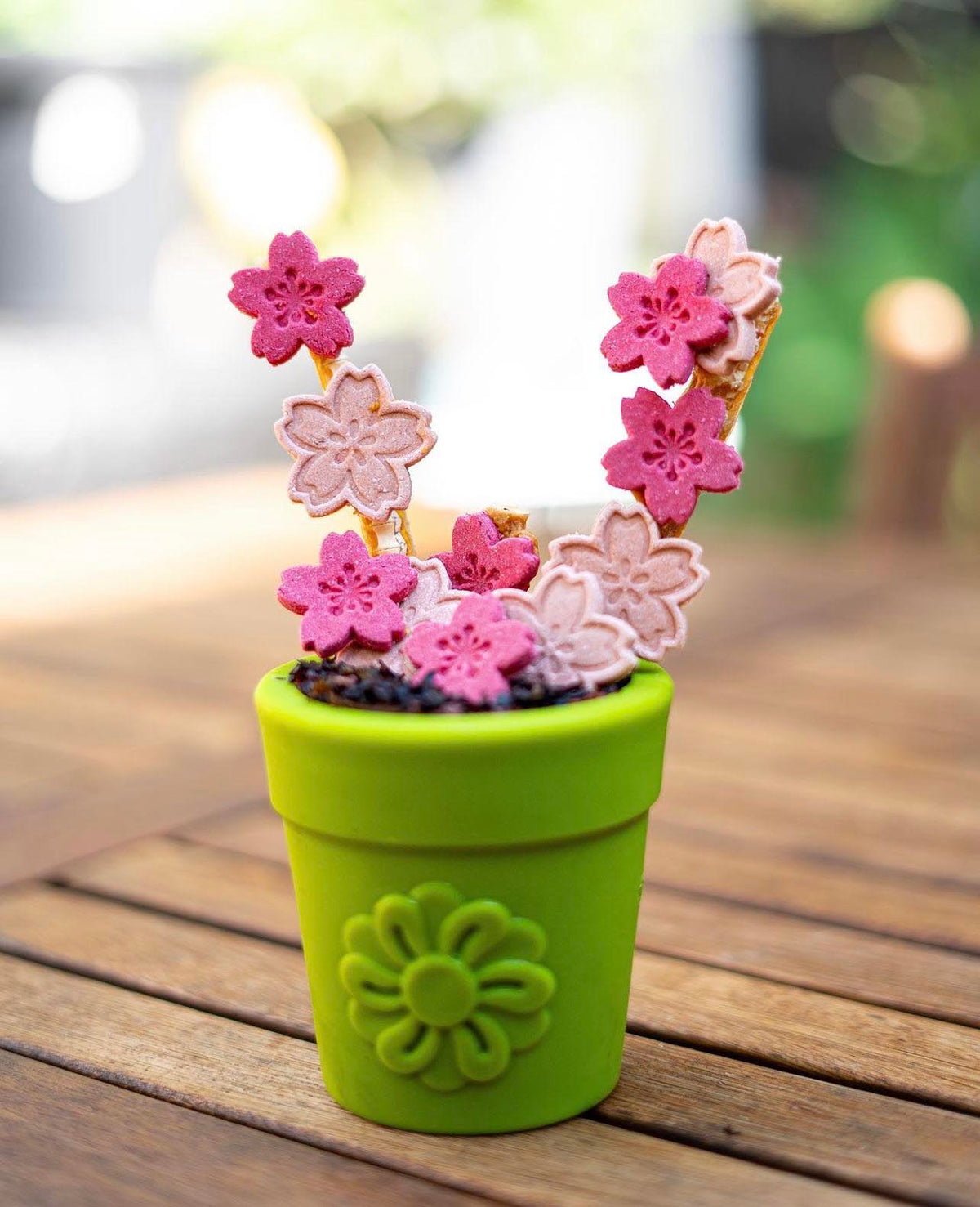 Large Flower Pot eCup Treat Dispenser